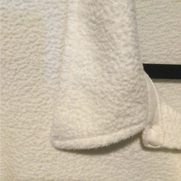 PINK by VICTORIA’S SECRET REVERSE FLEECE SHACKET CREAM/OFF WHITE LARGE - Picture 2 of 7